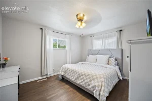125 Larch Dr