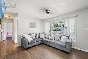 125 Larch Dr